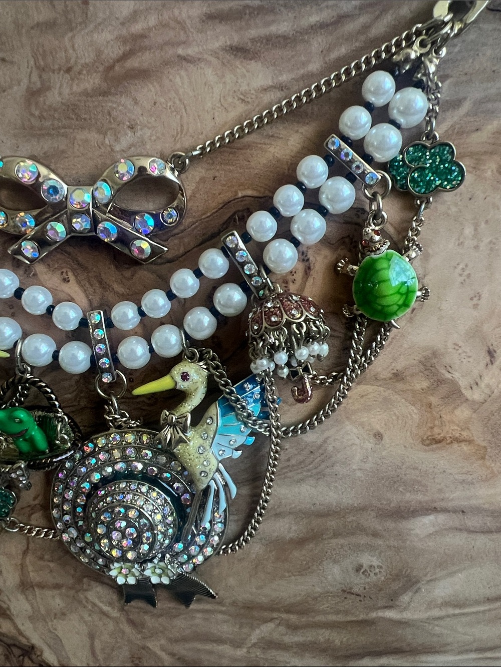 Betsey Johnson “walk in the park”Statement necklace - Picture 3 of 5